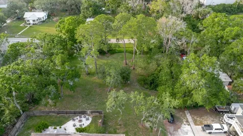 Highland Avenue Tarpon Springs FL 34689