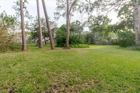 Highland Avenue Tarpon Springs FL 34689