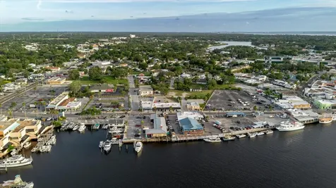 Highland Avenue Tarpon Springs FL 34689