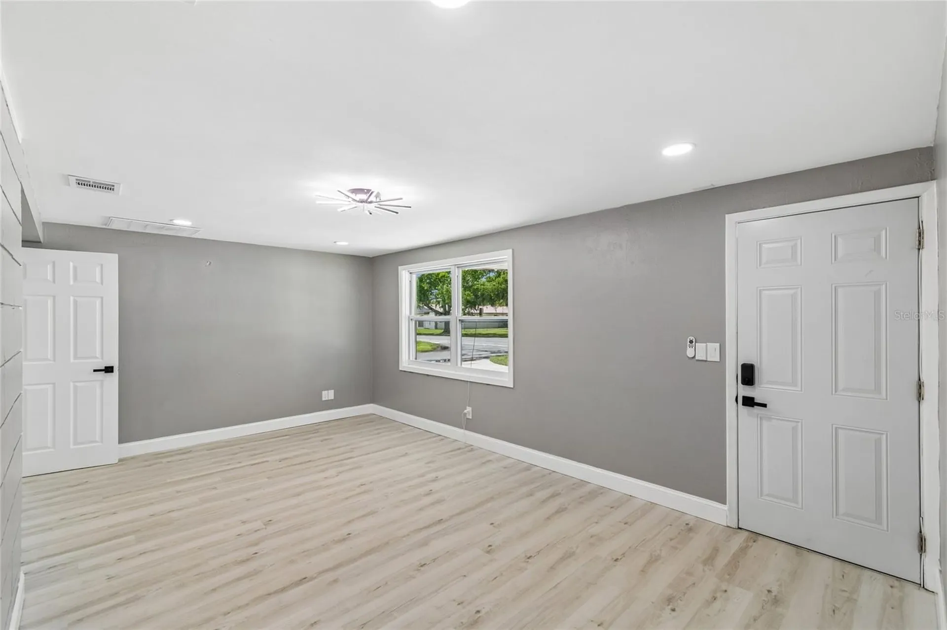 4834 Mile Stretch Drive Holiday FL 34690