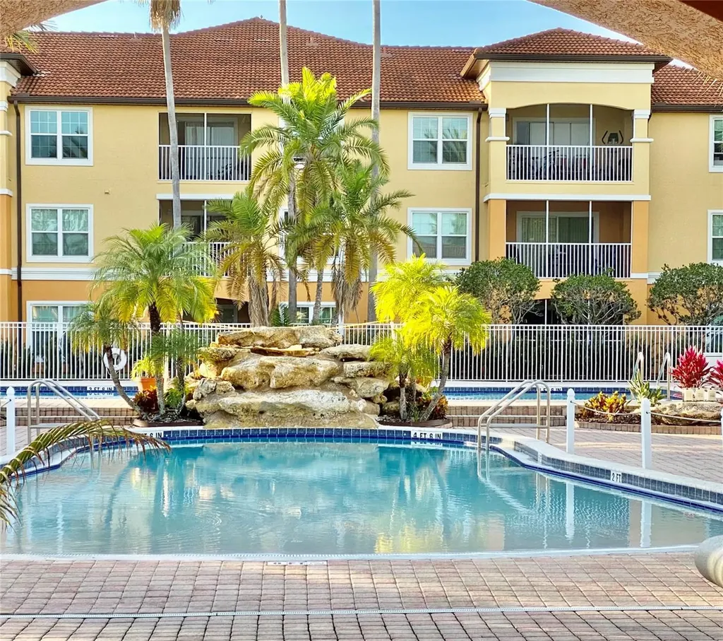 5463 Vineland Road Orlando FL 32811