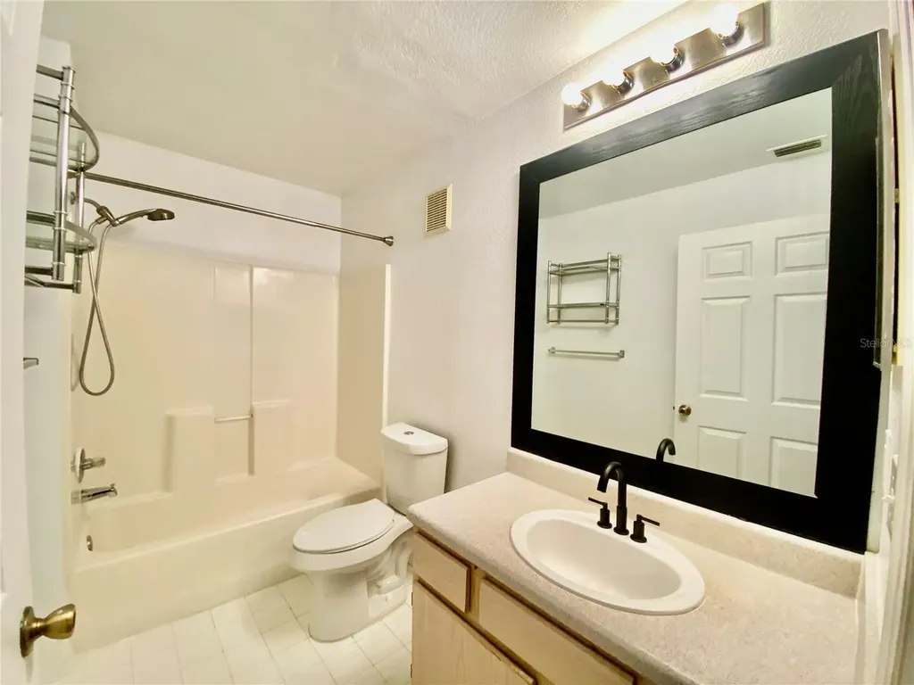 5463 Vineland Road Orlando FL 32811