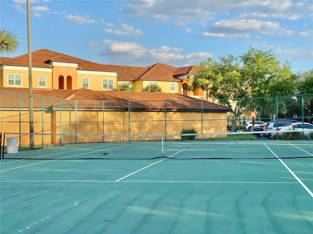 5463 Vineland Road Orlando FL 32811