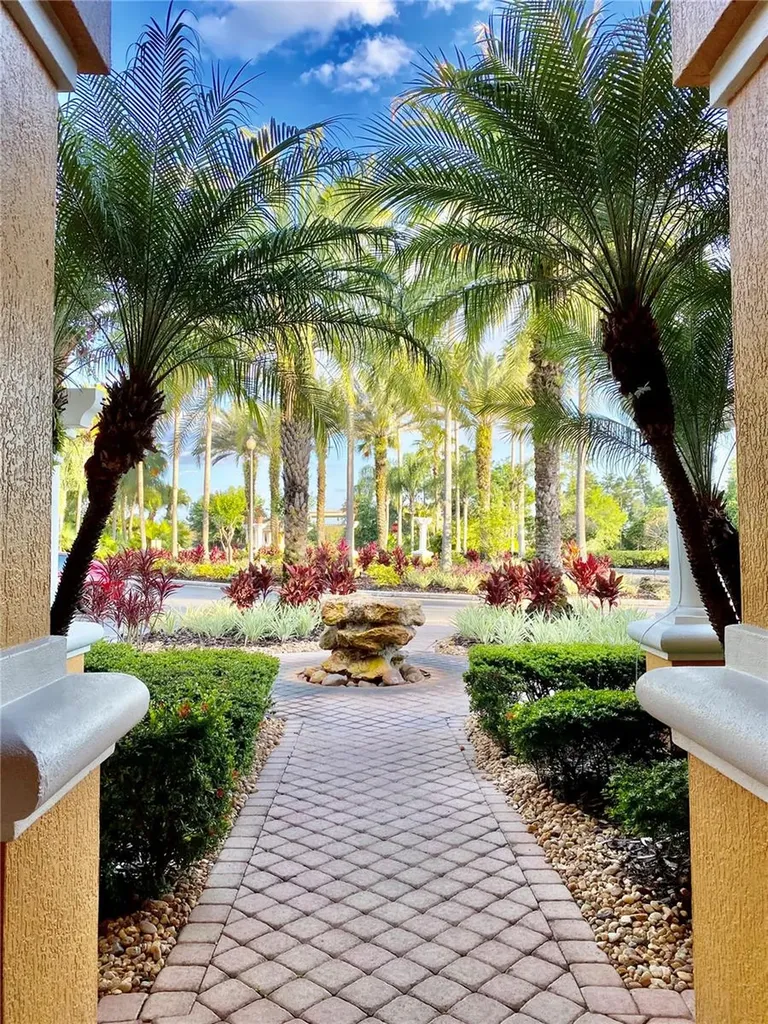 5463 Vineland Road Orlando FL 32811