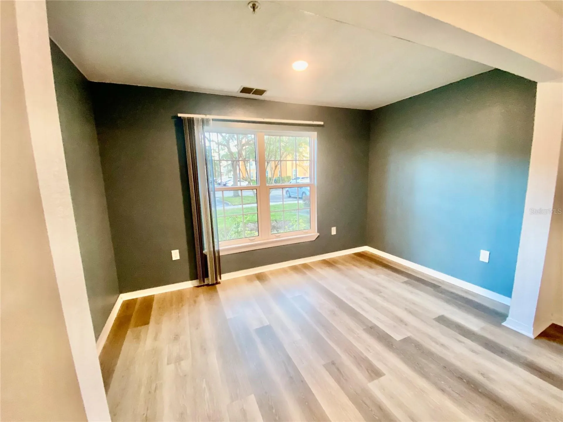 5463 Vineland Road Orlando FL 32811