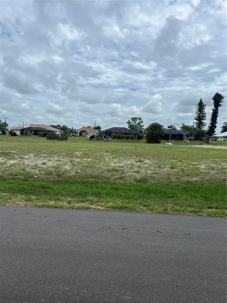 120 Mark Twain Lane Rotonda West FL 33947