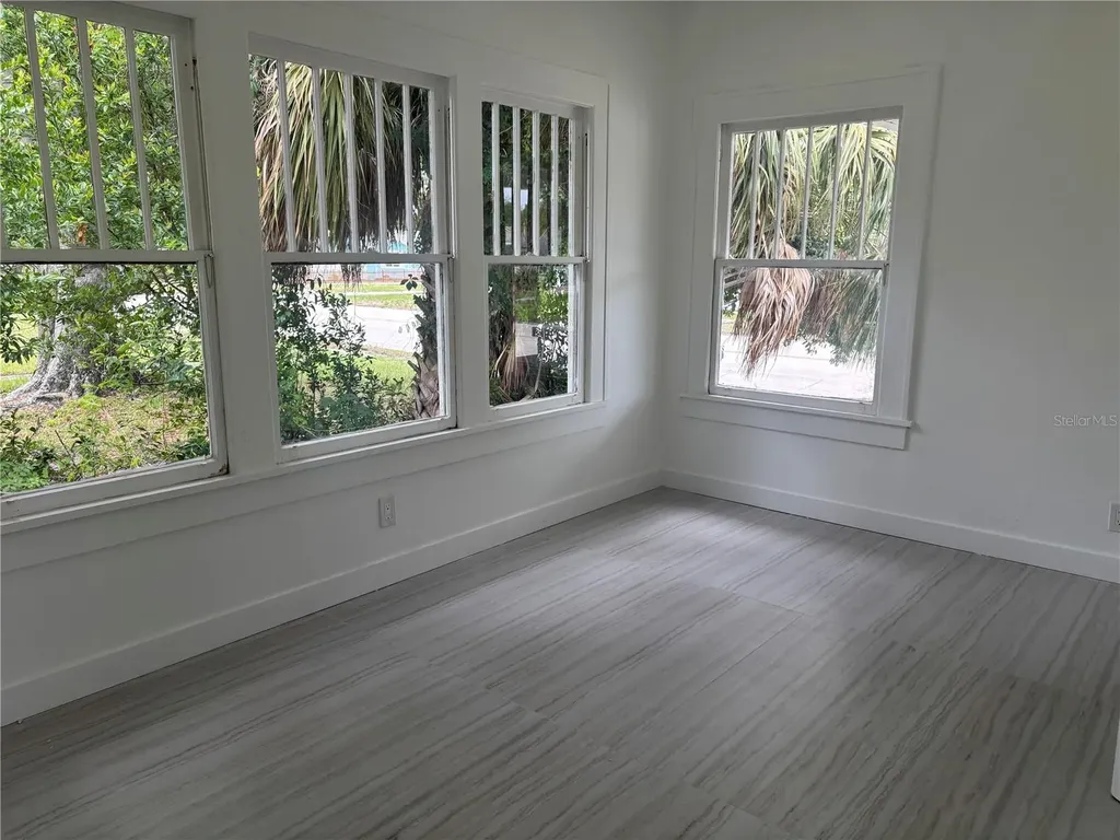 4519 5th Avenue S St Petersburg FL 33711