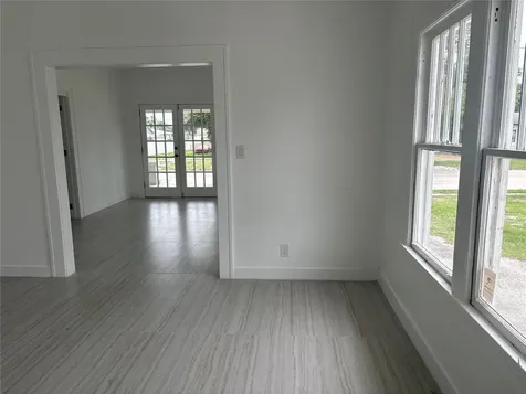 4519 5th Avenue S St Petersburg FL 33711