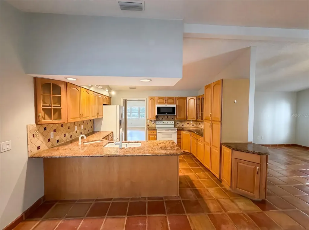 1015 Knollwood Court Safety Harbor FL 34695