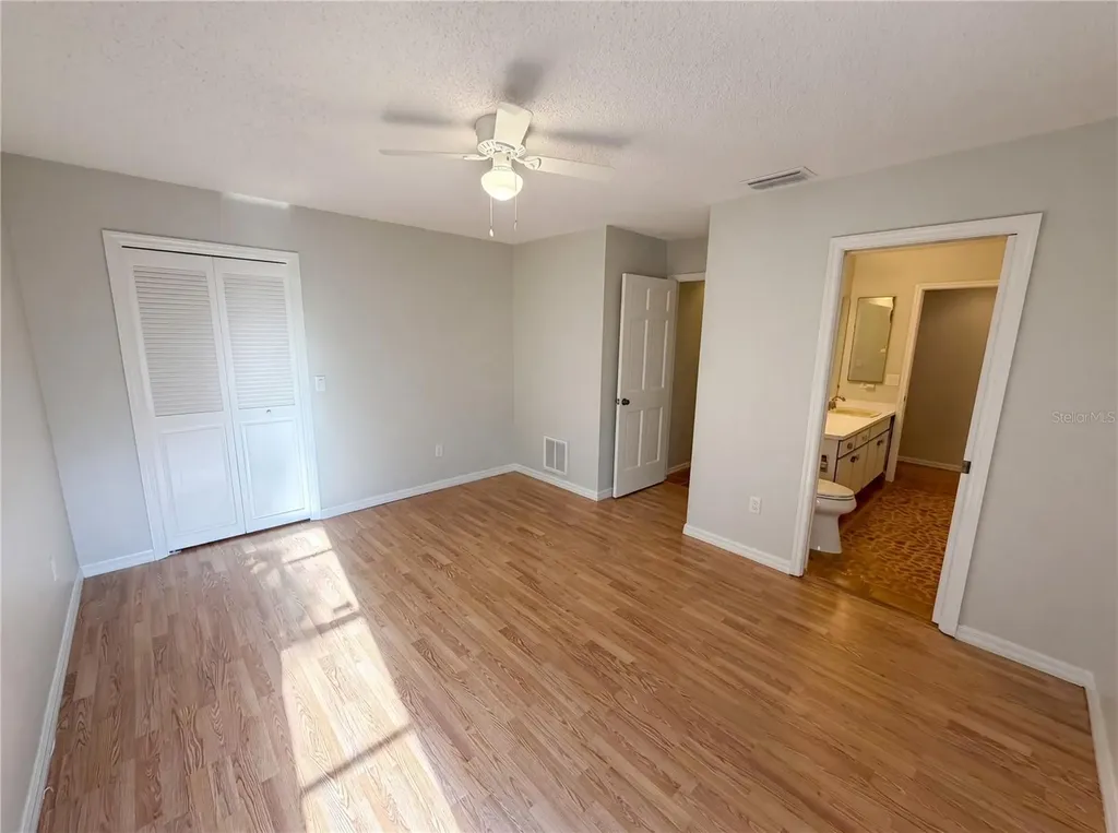 1015 Knollwood Court Safety Harbor FL 34695