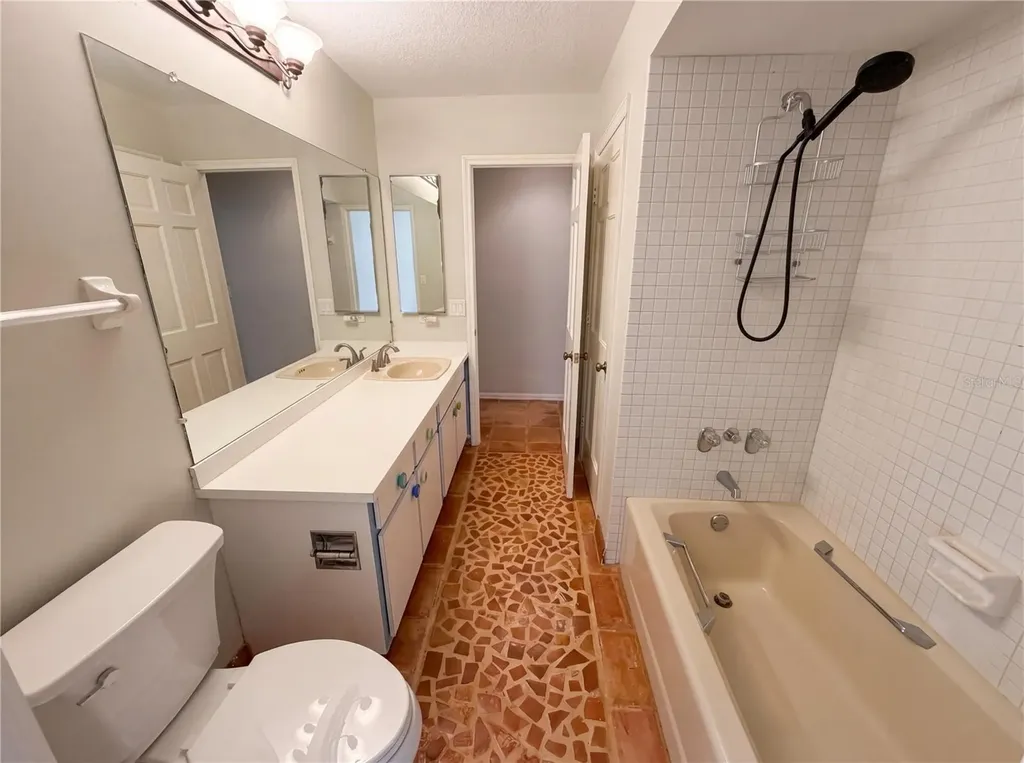 1015 Knollwood Court Safety Harbor FL 34695