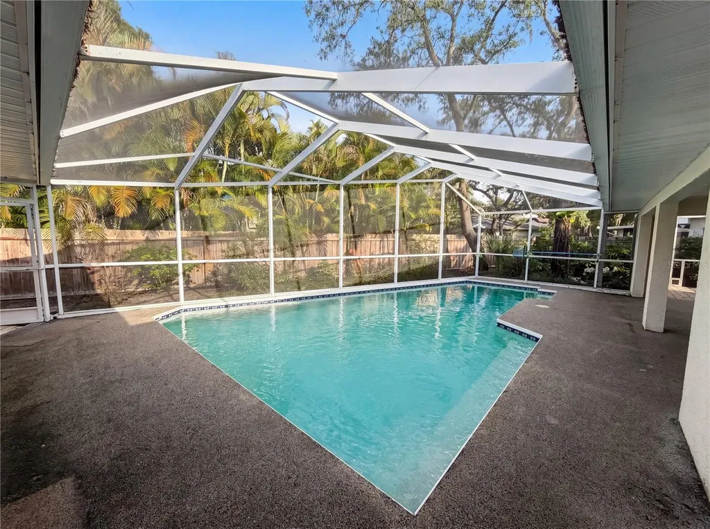 1015 Knollwood Court Safety Harbor FL 34695