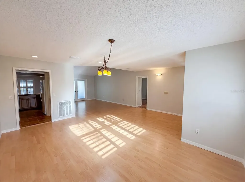 1015 Knollwood Court Safety Harbor FL 34695