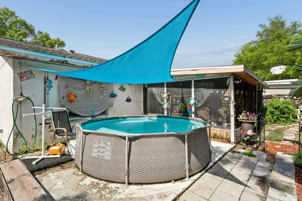 2005 Hudson Court Oldsmar FL 34677