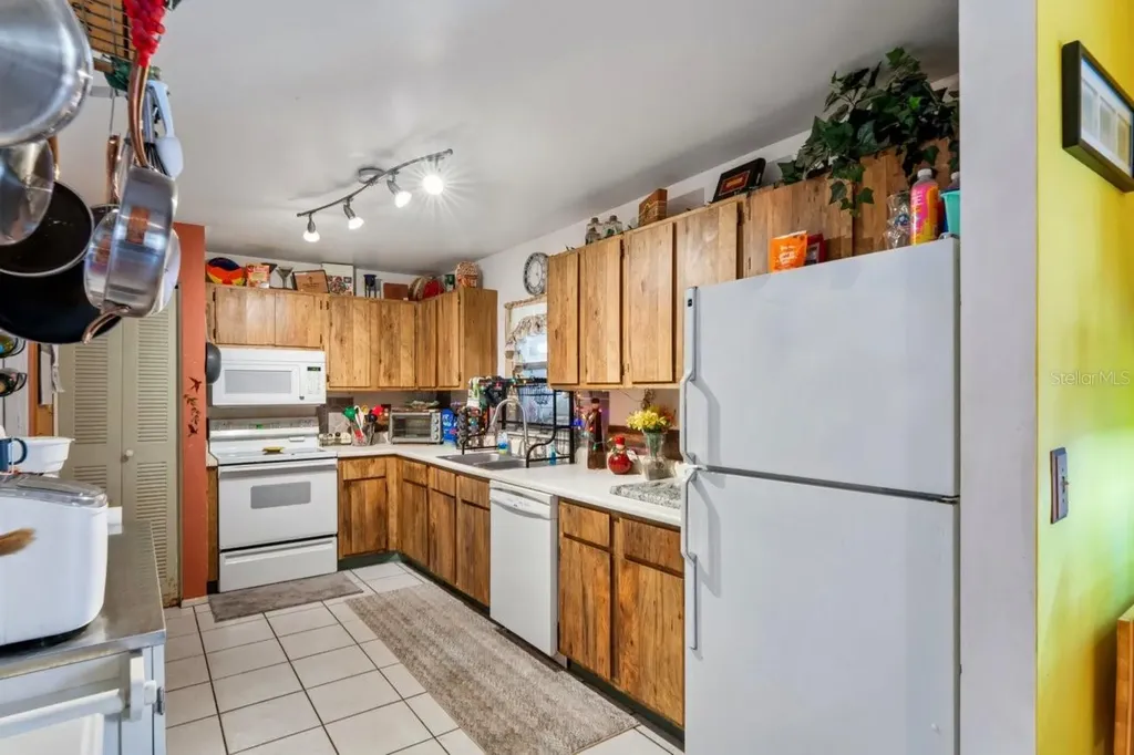 2005 Hudson Court Oldsmar FL 34677