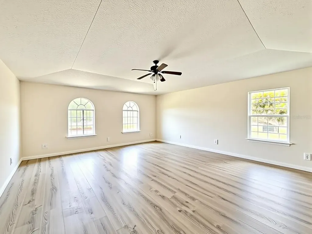 24301 SW 6th Place Newberry FL 32669