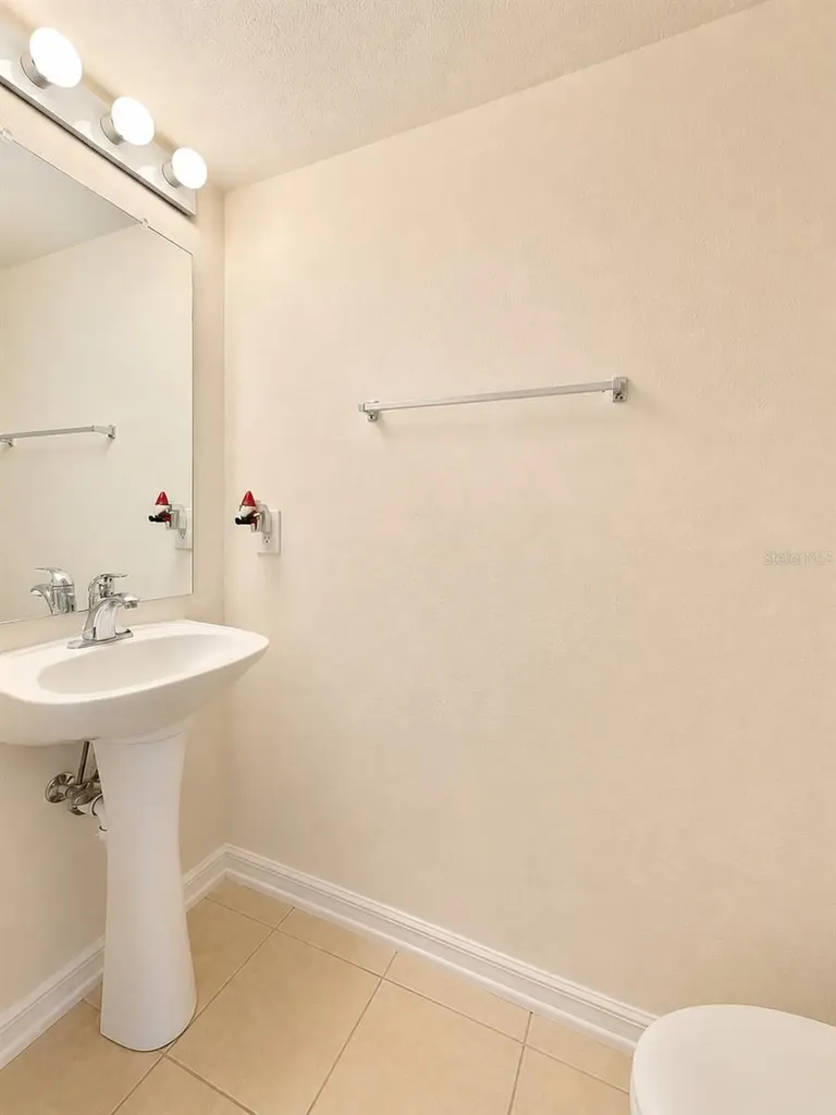 24301 SW 6th Place Newberry FL 32669