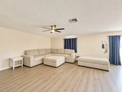 24301 SW 6th Place Newberry FL 32669