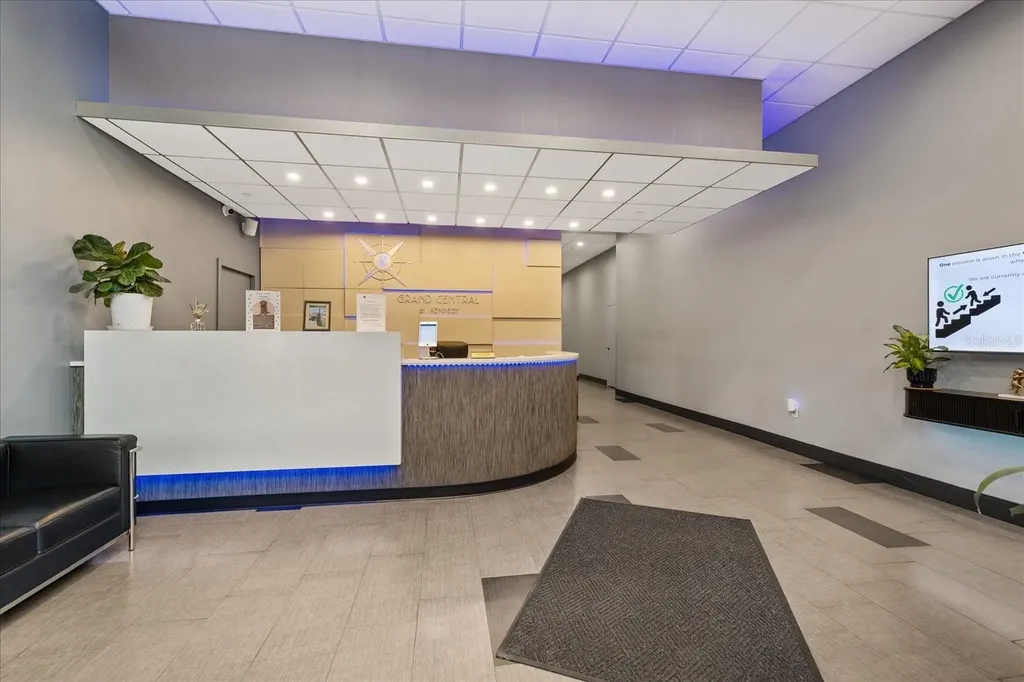 1120 E Kennedy Boulevard Tampa FL 33602