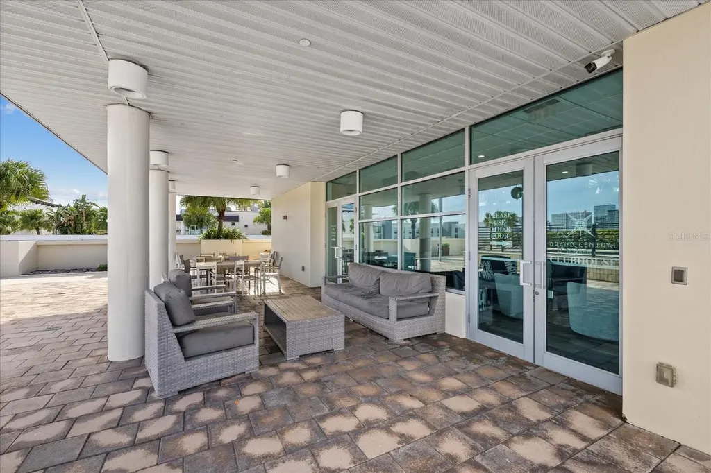 1120 E Kennedy Boulevard Tampa FL 33602