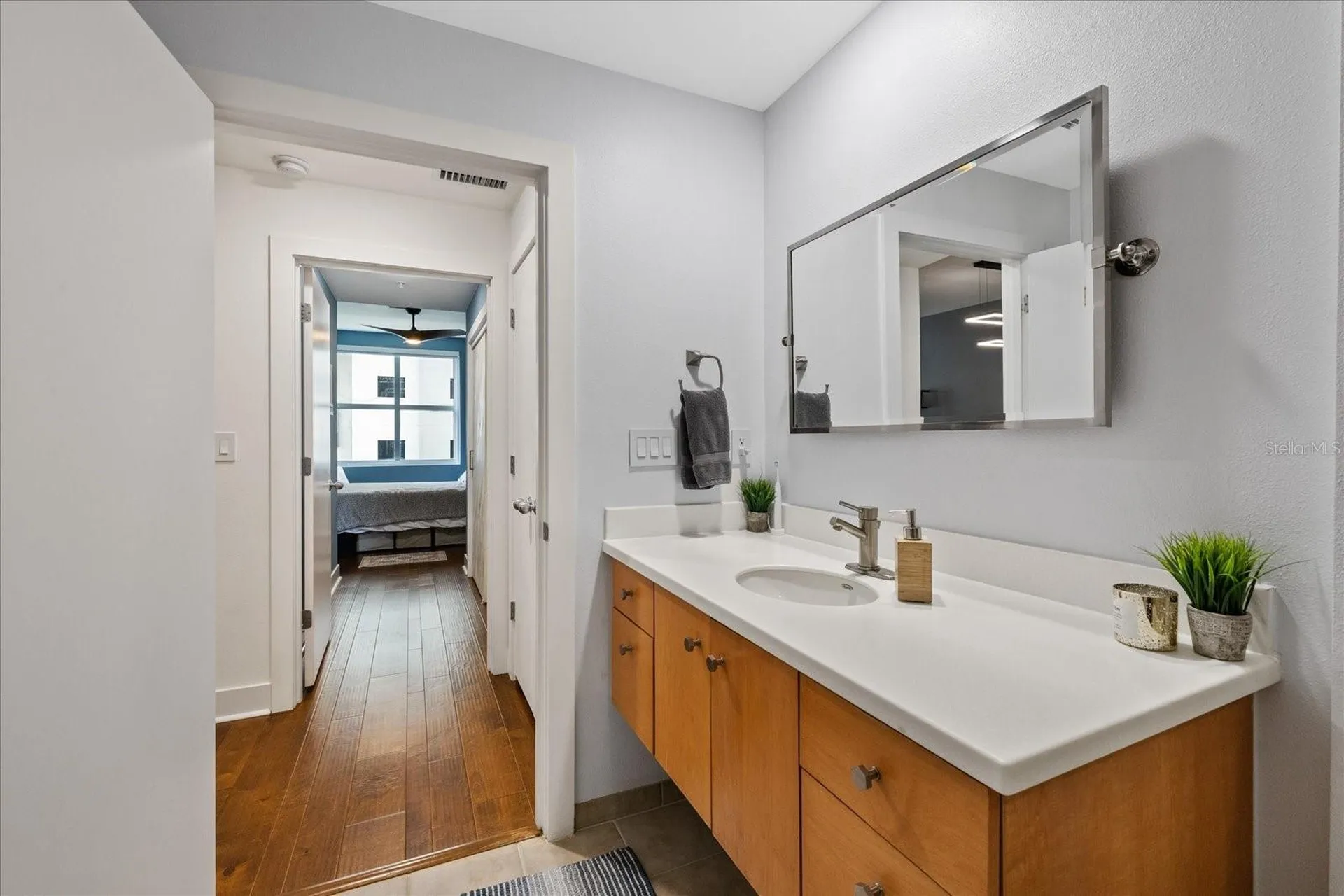1120 E Kennedy Boulevard Tampa FL 33602