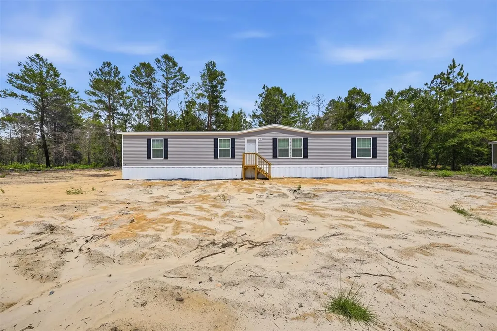 150 19th Street Interlachen FL 32148