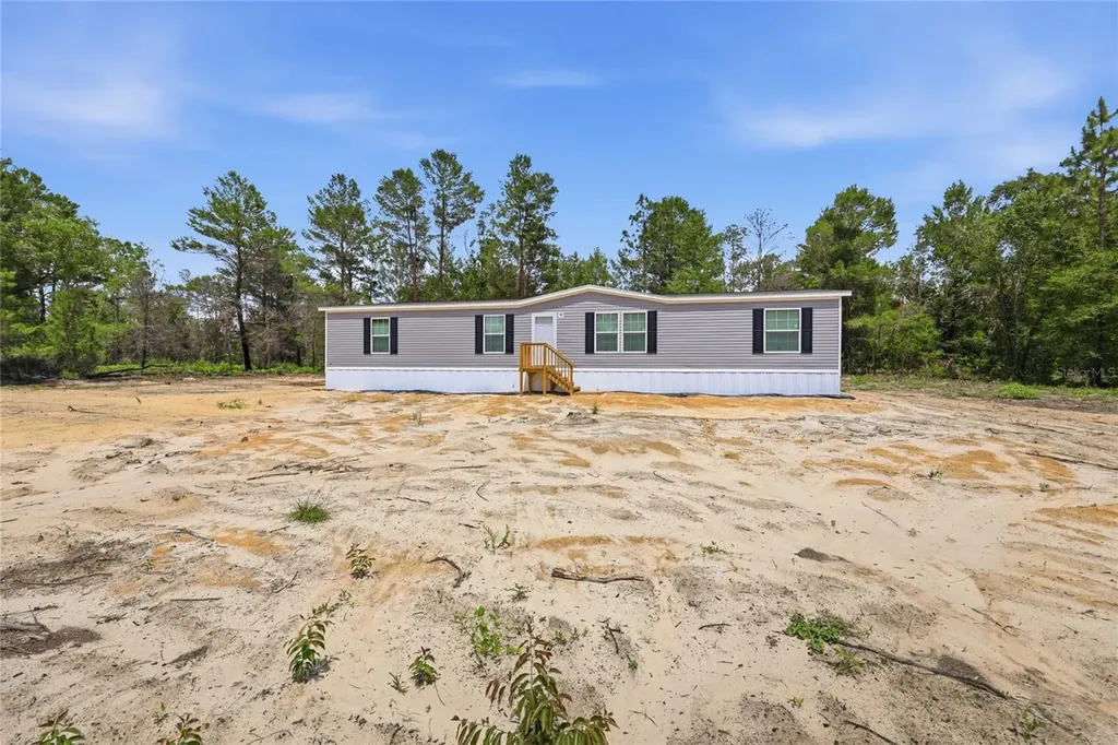 150 19th Street Interlachen FL 32148
