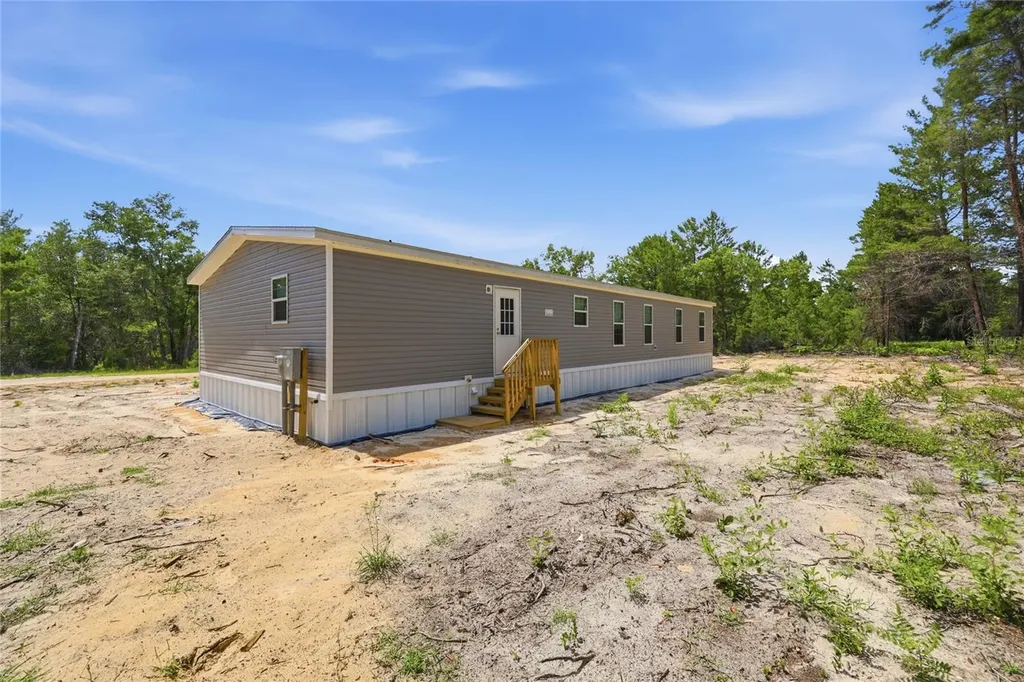 150 19th Street Interlachen FL 32148
