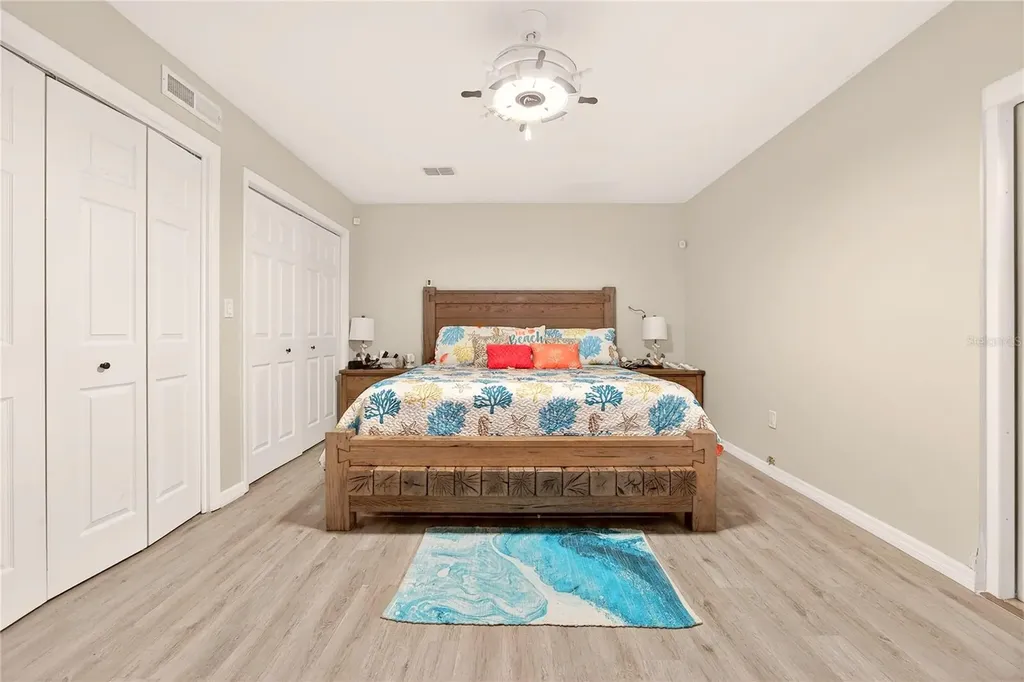 5235 40 Street S St Petersburg FL 33711