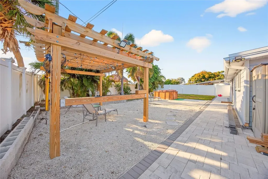 5235 40 Street S St Petersburg FL 33711
