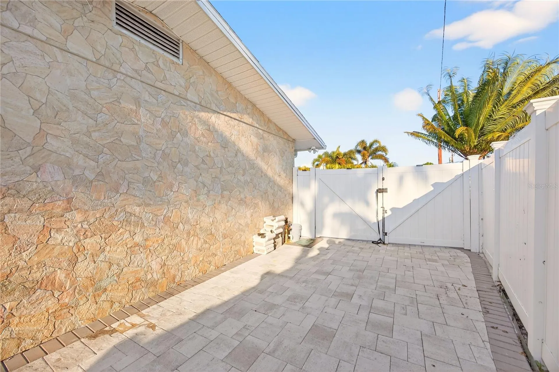 5235 40 Street S St Petersburg FL 33711