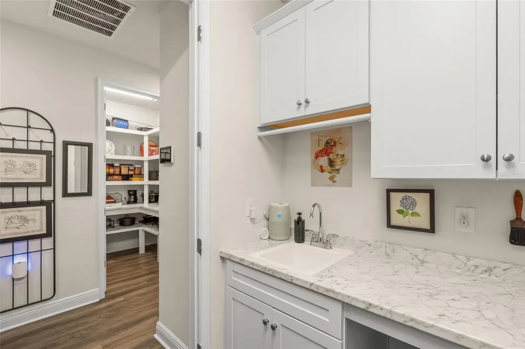 5773 Long Shore Loop Sarasota FL 34238