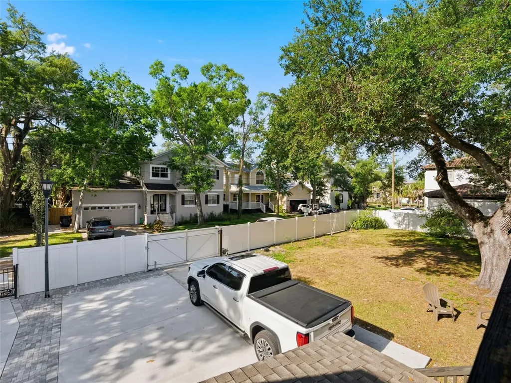 2607 W Wyoming Avenue Tampa FL 33611