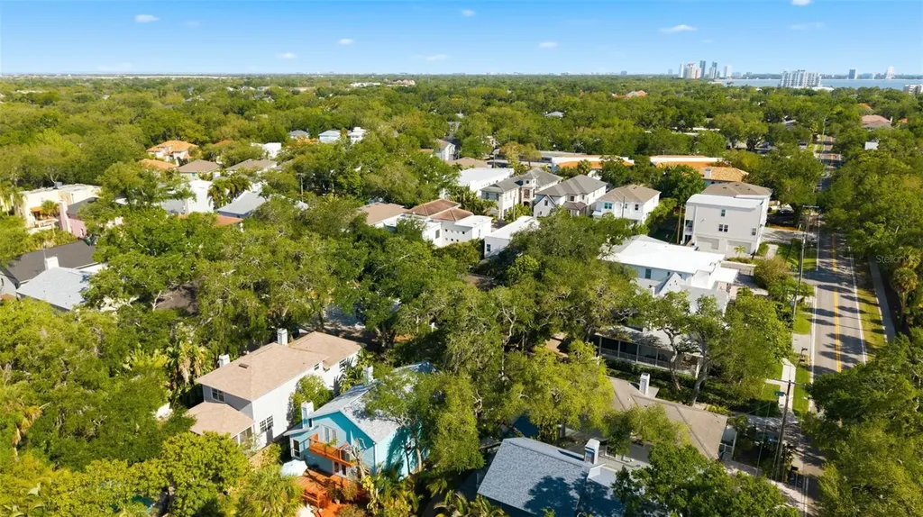 2607 W Wyoming Avenue Tampa FL 33611