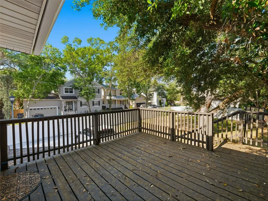 2607 W Wyoming Avenue Tampa FL 33611