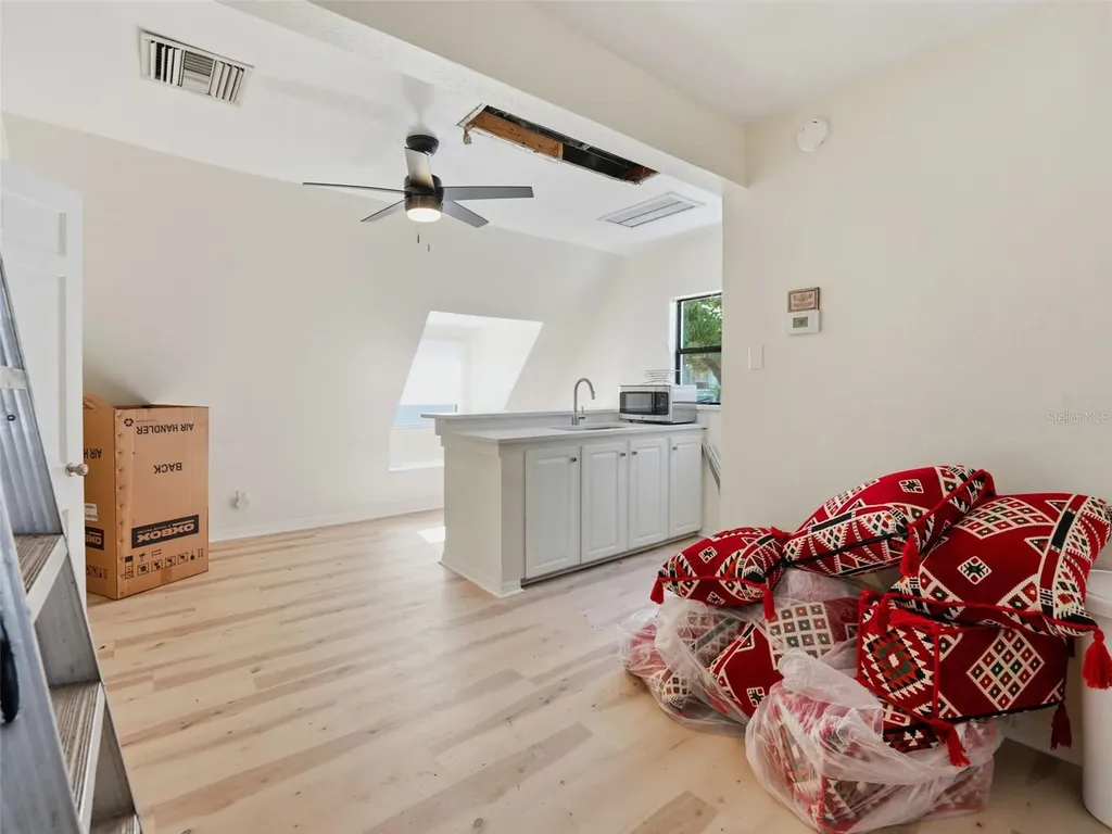 2607 W Wyoming Avenue Tampa FL 33611