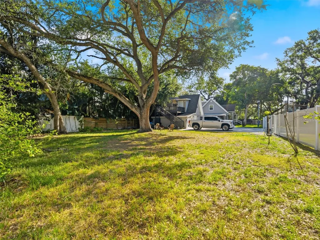 2607 W Wyoming Avenue Tampa FL 33611