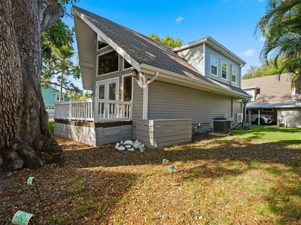 2607 W Wyoming Avenue Tampa FL 33611