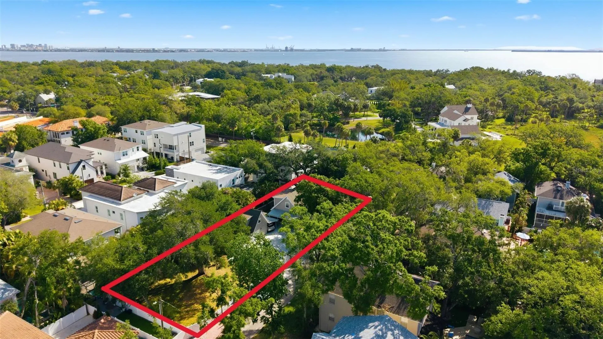 2607 W Wyoming Avenue Tampa FL 33611