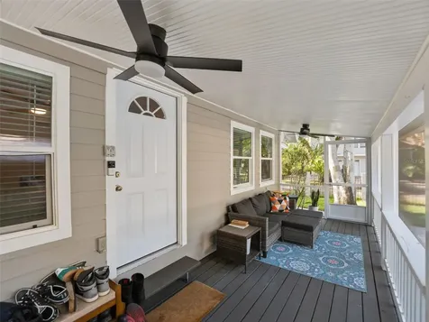 2607 W Wyoming Avenue Tampa FL 33611