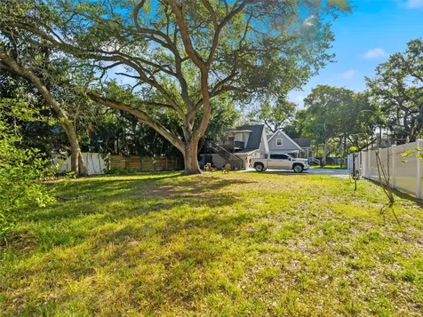 2607 W Wyoming Avenue Tampa FL 33611