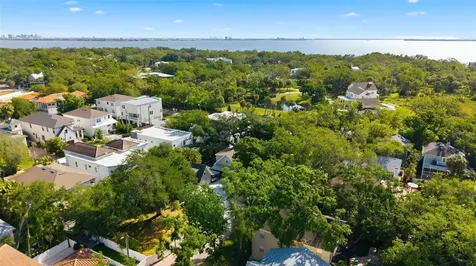 2607 W Wyoming Avenue Tampa FL 33611