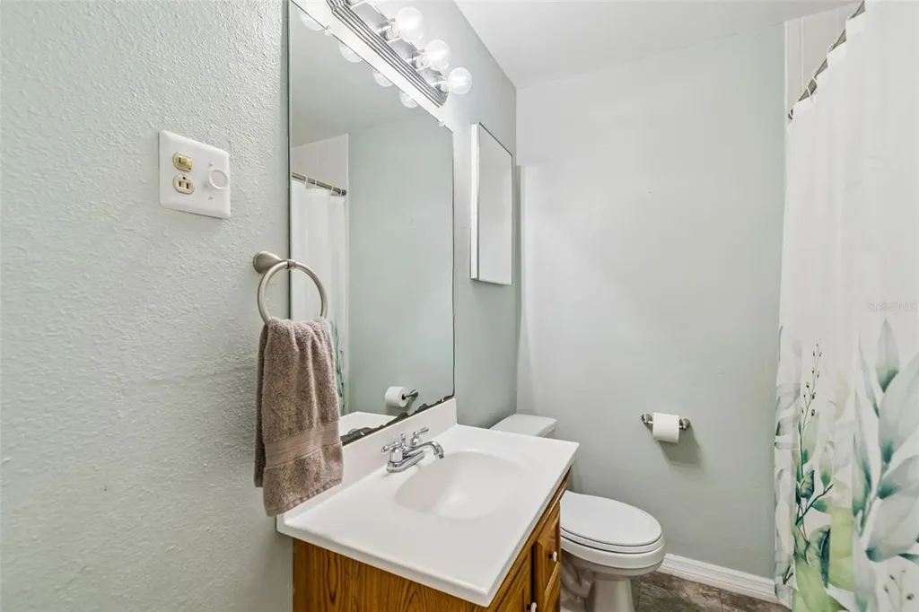 4437 W Bay Avenue Tampa FL 33616