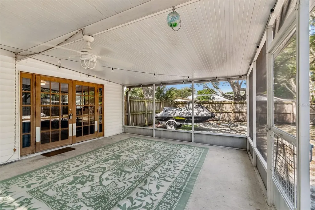 4437 W Bay Avenue Tampa FL 33616