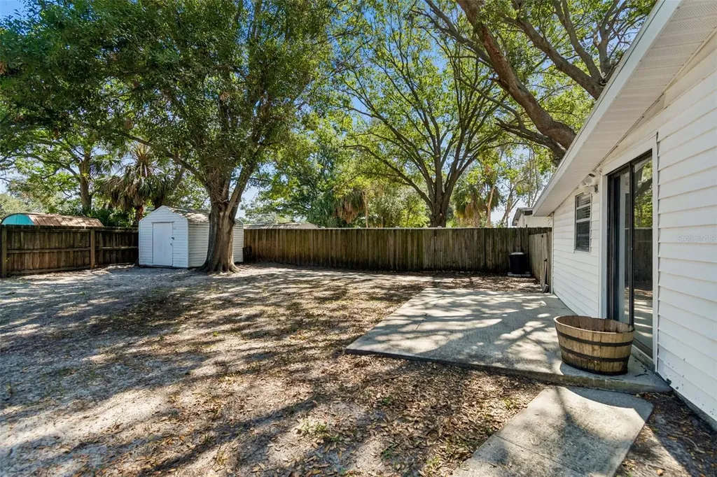 4437 W Bay Avenue Tampa FL 33616