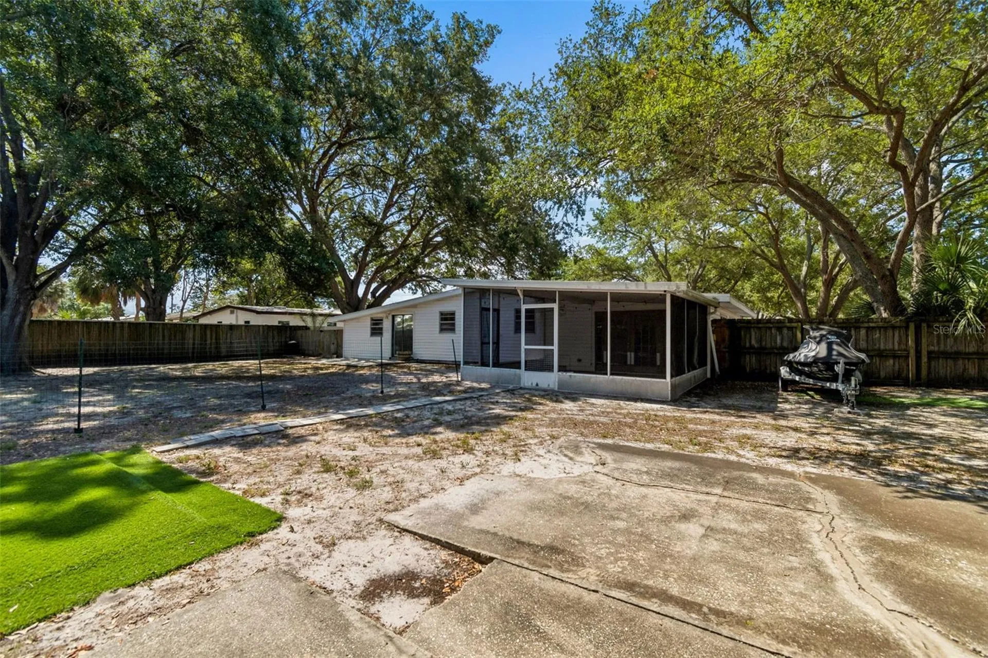 4437 W Bay Avenue Tampa FL 33616