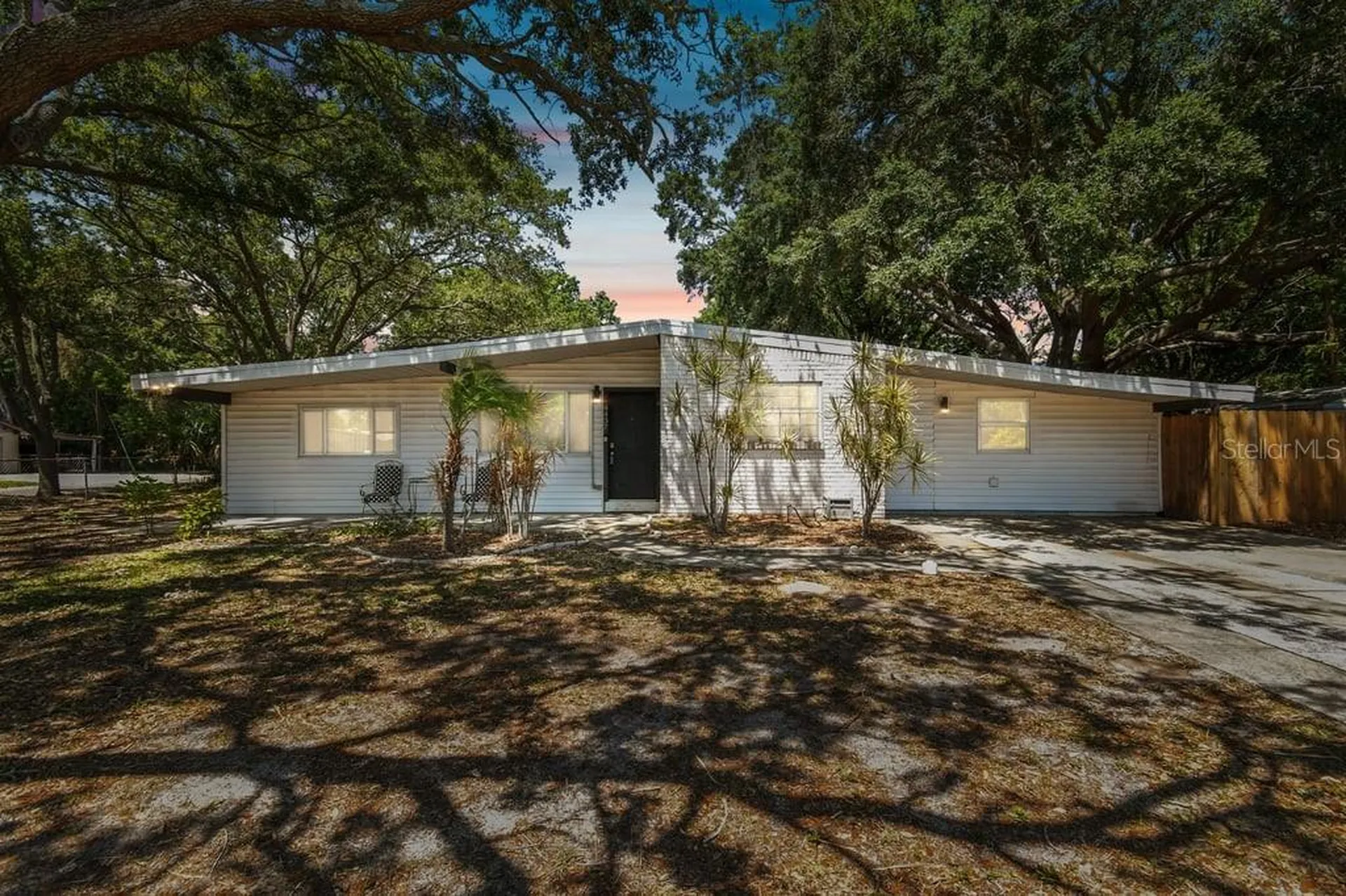 4437 W Bay Avenue Tampa FL 33616