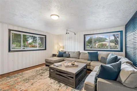4437 W Bay Avenue Tampa FL 33616