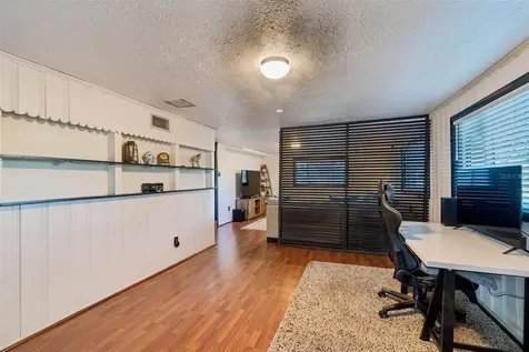 4437 W Bay Avenue Tampa FL 33616