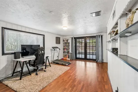 4437 W Bay Avenue Tampa FL 33616